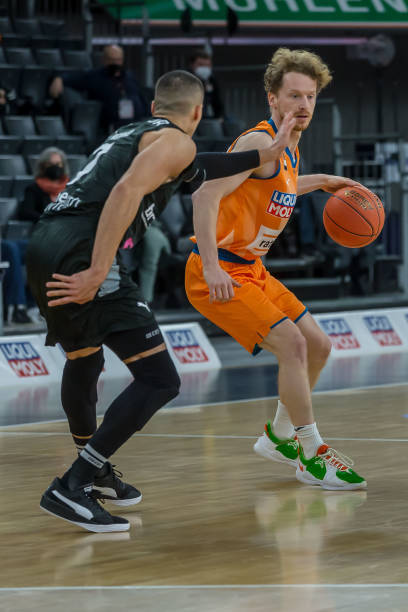 他曾多次通 他曾多次通